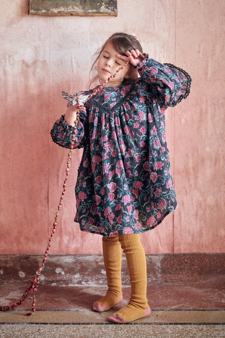 【LOUIS MISHA】【新品タグ付き】IRIS Dress 5Y Girls Dress Louise Misha Lara Charcoal Wild Flowers – Mini Ruby