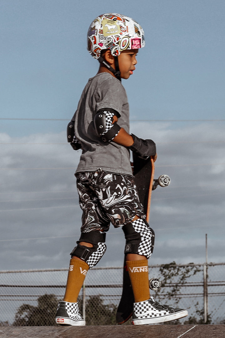 Boys Shorts Munster Kids Black Dye Boardshorts kid model